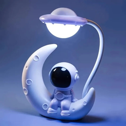 Creative Moon Astronaut Nightlight, LED Small Desk Lamp for Bedroom Decoration, Christmas Gift