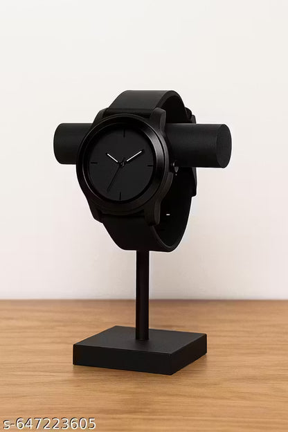 Attractive Partywear Magnatic Lock System Analog Watch For Men