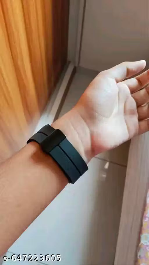 Attractive Partywear Magnatic Lock System Analog Watch For Men